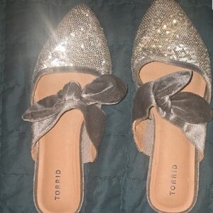 torrid Sparkling Silver Pointed Toe Bow Mules